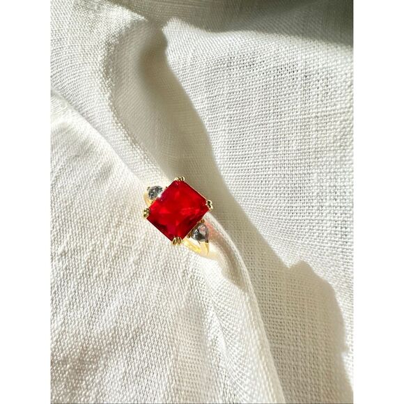 Cherry red cocktail ring - Picture 12 of 13